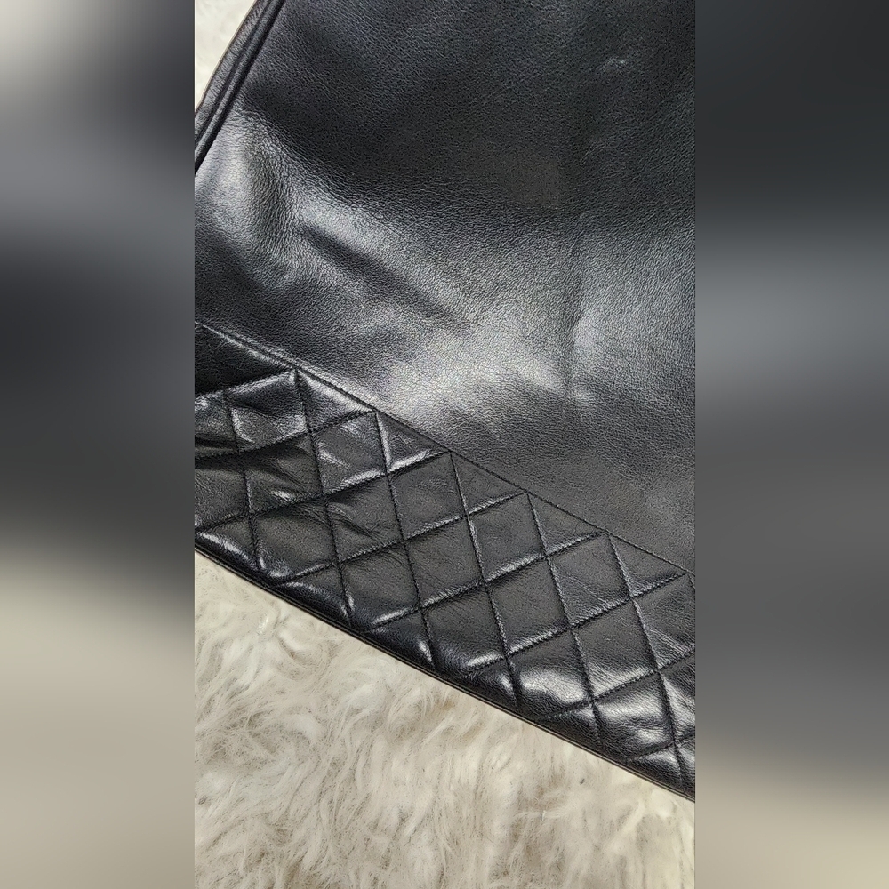 โจ Chanel Vintage Black Leather Tote โ Timeless Elegance โจ - Picture 12 of 12